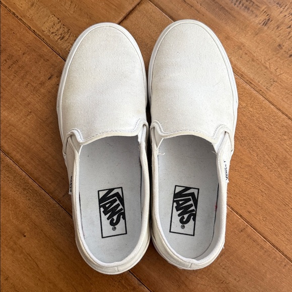 Vans - Picture 2 of 5